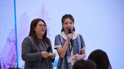 非華語學生擔任頒獎禮司儀
